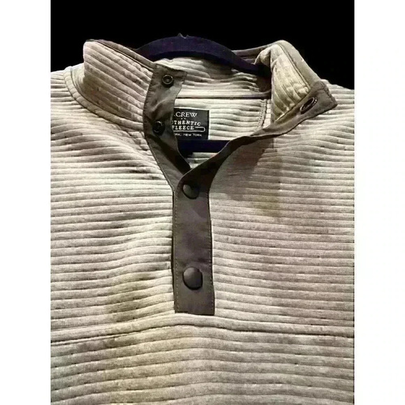 J.Crew Authentic Fleece Size L 1/4 Button Grey Ribbed - Picture 3 of 10